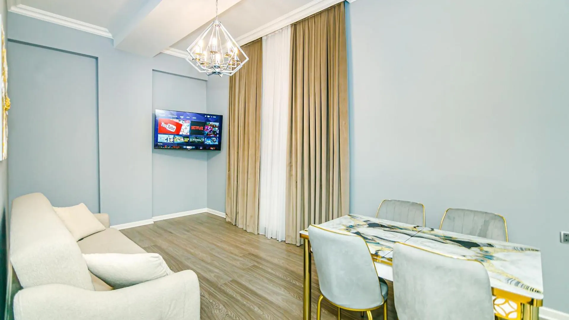 Deluxe Apartment 174/42 Baku