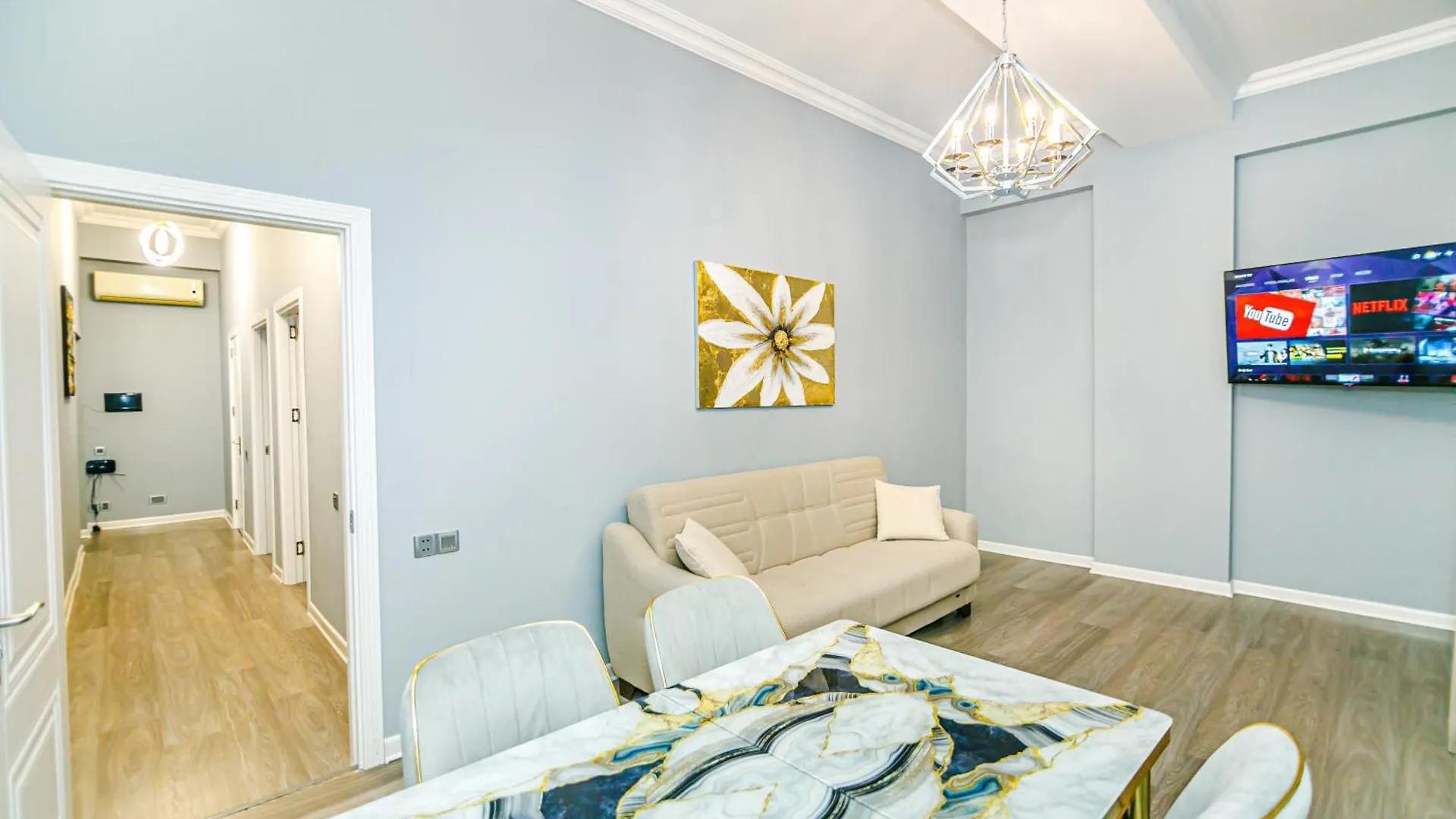 Deluxe Apartment 174/42 Baku 0*,